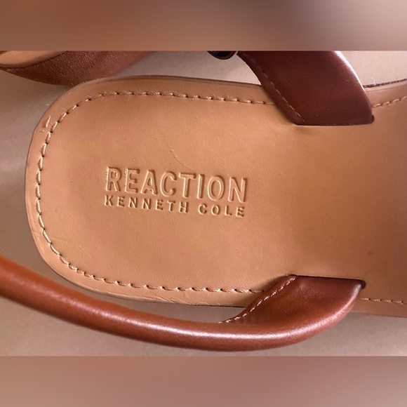 Reaction Kenneth Cole Brown 2” Platform, Peep-toe shoes 8/39 - Picture 10 of 14